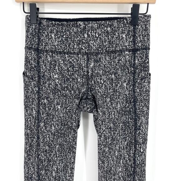 Lululemon Pace Rival Crop 22" Power Luxtreme Suited Jacquard Black White Size 4 - Picture 3 of 9
